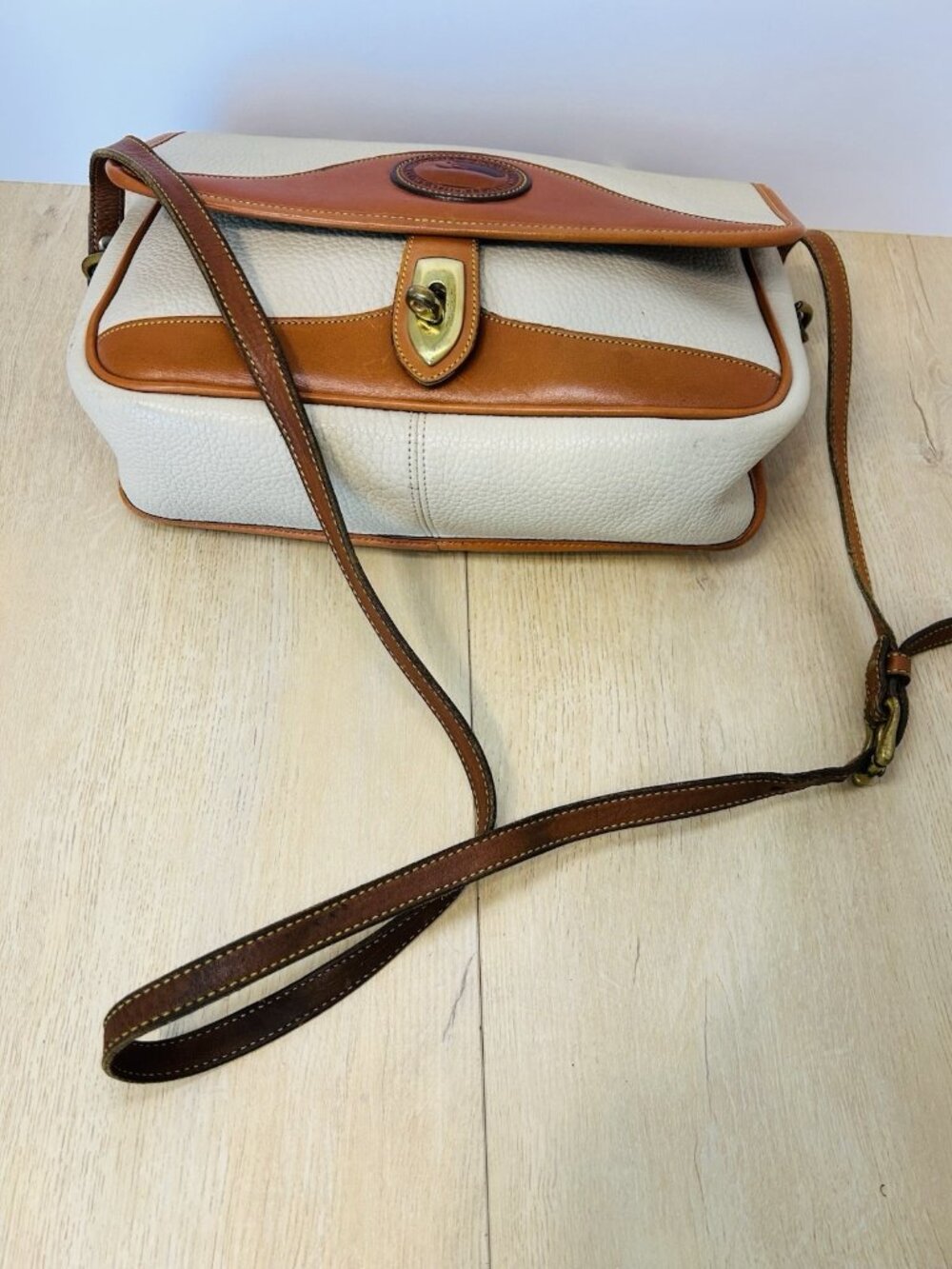 1990s Dooney & Bourke 701 CARRIER Shoulder Bag Tan Cream Vintage Collection RARE - Picture 8 of 15